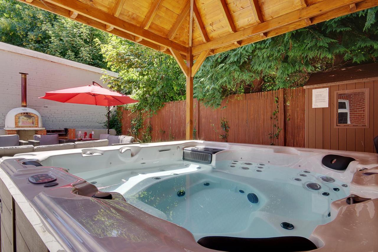 Cragside Villa With Hot Tub Bournemouth Kültér fotó